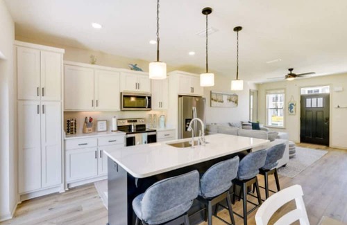 Cedar Grove Casa | New! 4BR Beach Bliss -15-Mins Getaway Sleeps 12