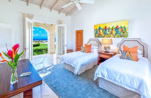 Weston Villa | Villa Half Moon - Four Bedroom Villa, Sleeps 8