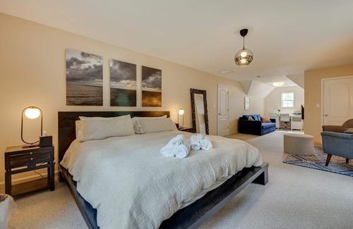Stockbridge Casa | Serene Rural Setting with Creekside Deck - 30 minutes from Airport