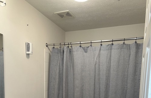 Rossville Casa | Beautiful room tailored to travel nurses in nearby Batlimore hospitals!