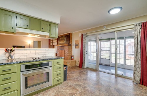 Shreveport Casa | Pet-Friendly Louisiana Abode Near Fishing & Hiking