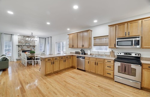 Locust Lake Village Casa | Luxurious Pocono Mountain Getaway