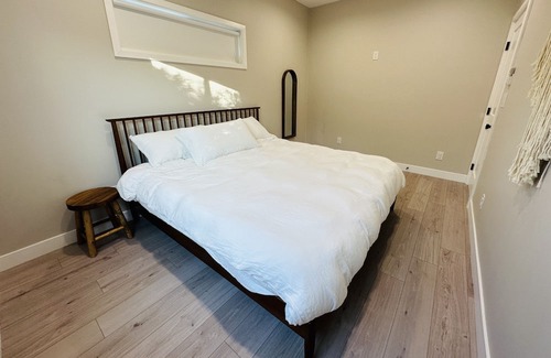 Azusa Casa | Modern 2BR Azusa Abode w/ Putting Green and Deck