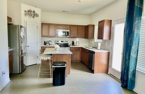 Mount Holly Casa | Home Away From Home 20 Minutes from Uptown Charlotte-Private Room, Shared Spaces