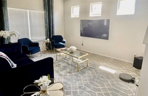 Mount Holly Casa | Home Away From Home 20 Minutes from Uptown Charlotte-Private Room, Shared Spaces