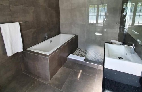 Greater Johannesburg Metropolitan Area Hotel | La Orchard hotel