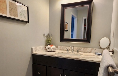 Dyke Cabina | Laurelwood