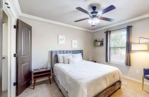 Wellborn Casa | Modern Townhome with Garage Parking