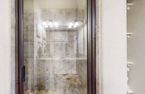 Wellborn Casa | Modern Townhome with Garage Parking
