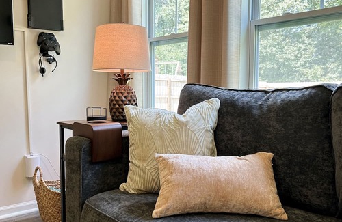 Sumter Casa | Spacious Home 5 miles from Shaw AFB w/ Pool Table, Firepit, & Screened-In Porch!