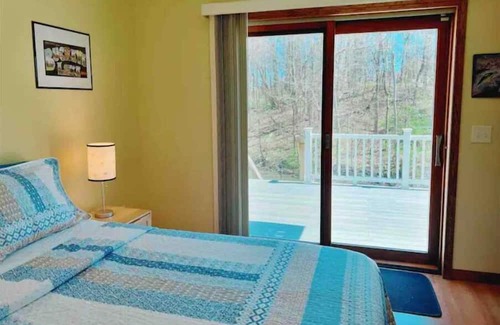 Millersport Casa | The Bitter End Inn at Buckeye Lake. Millersport, Ohio