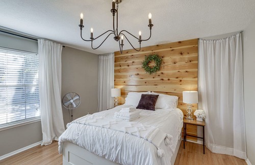 Klein Casa | Spacious Spring Retreat w/ Heated Pool & Spa!