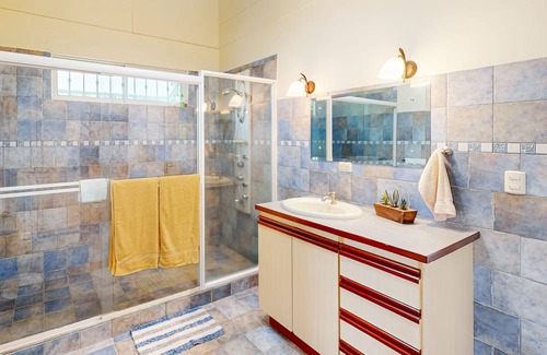 Nuevo Arenal Casa | Lake-view home near water/activities with private yard & WiFi