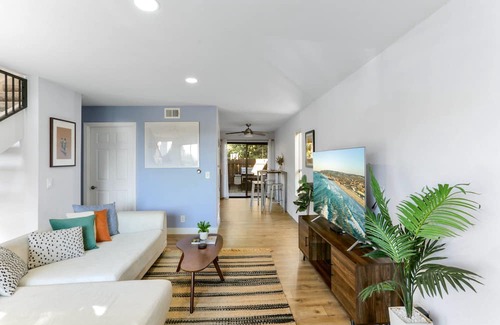 Bay Ho Condominio | Sunny 2BR! 10Mins to Beach w/ Ocean View+BBQ+Pool!