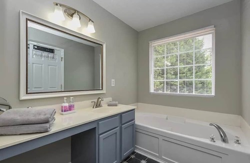 Apex Casa | Spacious 3BR Duplex in Apex