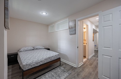 Brightwood Park Casa | Modern Cozy 2 BR Condo in Townhome with Parking Near Transportation!