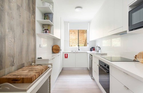 Lane Cove Apartamento | Chic 2-Bed Haven With Alfresco Area in Lane Cove