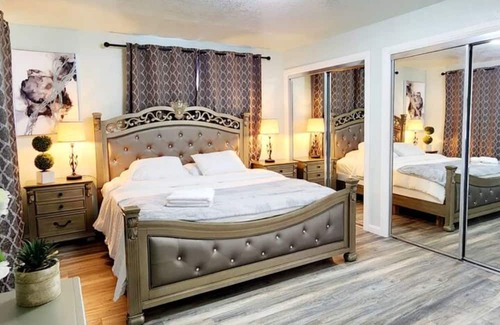 Baldwin Park Casa | Remodeled 3-bedroom 2-bathroom private entrance, a king-sized bed free parking!1