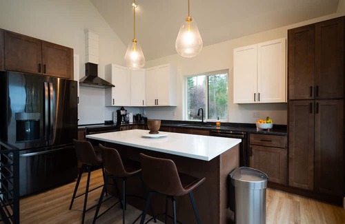 Lakeside Casa | Blacktail Mountain Home w/ Lakeview. Walk to town!
