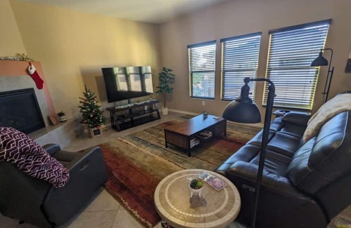 Desert View Village Condominio | Quiet Desert Retreat in historic Cave Creek with golf, pool and desert hikes!
