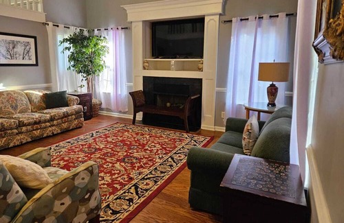 Olive Branch Casa | Spacious, State Line, Private Pool with king Beds