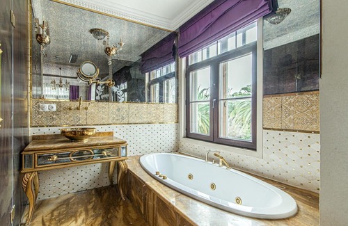 Beylerbeyi Villa | Magnificent Historic Mansion in Beylerbeyi