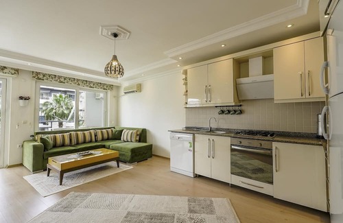 Tosmur Belediyesi Apartamento | Roomy Flat With Pool in a Luxury Complex in Alanya