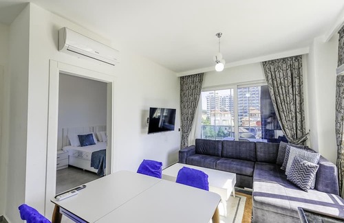 Seki Apartamento | Residence w Balcony and Shared Pool 7 min to Coast