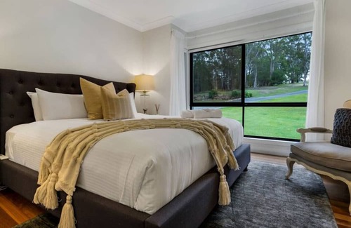 Gilston Casa | Gilston Manor - Hinterland House