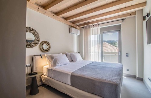 Episkopos Apartamento | One-Bedroom with Attic Apartment Sea View