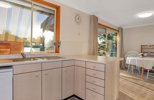 Winda Woopa Casa | Peaceful Dwelling: Hawks Nest Beach House - Your Ideal Family Retreat Just Steps from Jimmy's Beach!