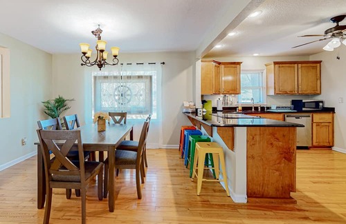 Seneca Casa | Dog-friendly home near Clemson with tree-lined yard, patio & deck