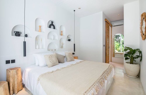 Pecatu Cabaña | Modern 2BR Villa, 4min to Bingin's Coastal Charm