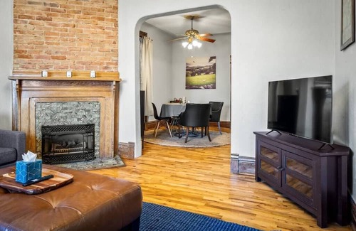 Whittier Casa | Victorian Escape, 3BR/2BA 30+Day, Whittier