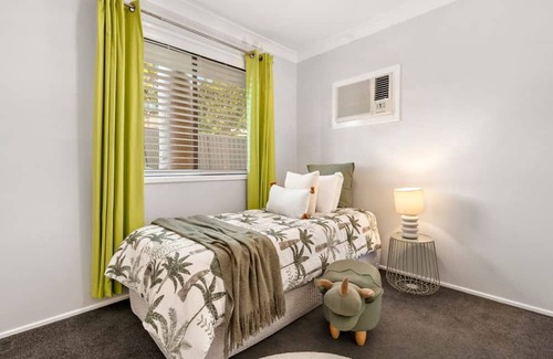 Elermore Vale Casa | Aries Abode - 3 Bedroom Newcastle Boutique Accomodation