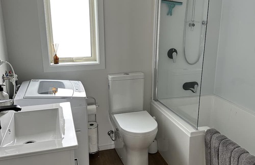 Timaru Casa | Beautifully renovated duck back cottage Close to Bay and town