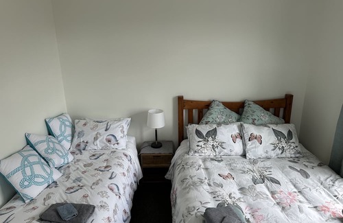 Timaru Casa | Beautifully renovated duck back cottage Close to Bay and town
