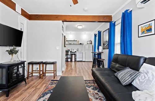 North Kansas City Apartamento | Lovely 1BR 2ndFloor Apt Desirable Location