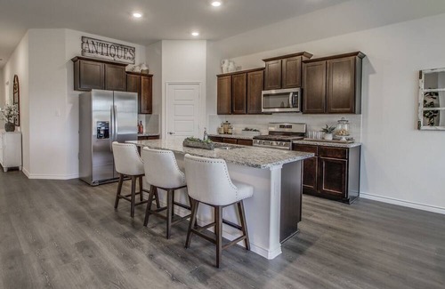 Aubrey Casa | New property nestled in a safe and cozy neighborhood in North Texas