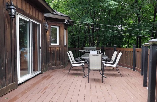 Gooderham Cabaña | Spacious Cottage on the shores of Contau Lake
