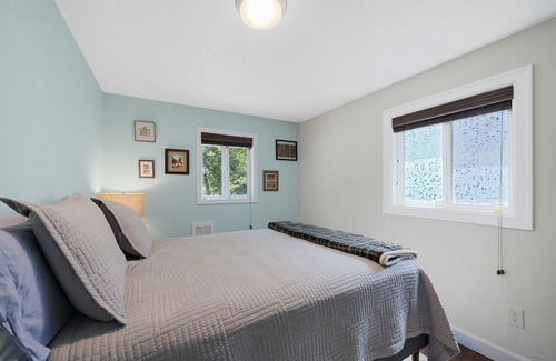 Netarts Casa | Cottage Near the Bay. Beautiful getaway home, located in Netarts OR!