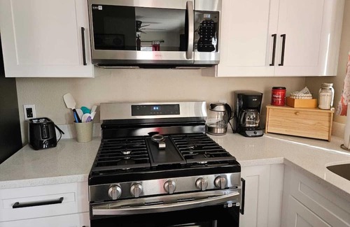North Las Vegas Casa | Spacious Townhome 4 Bedroom with 7 Beds Sleeps 13