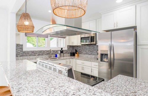Portsmouth Casa | Rivercrest Retreat | River Front | 3 beds 2 baths