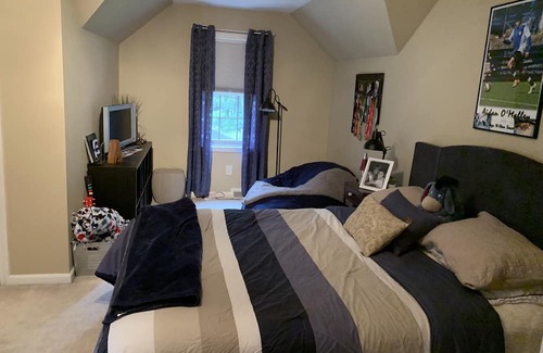 Gansevoort Casa | Belmont Stakes Availability! Large family home with pool-golf course community