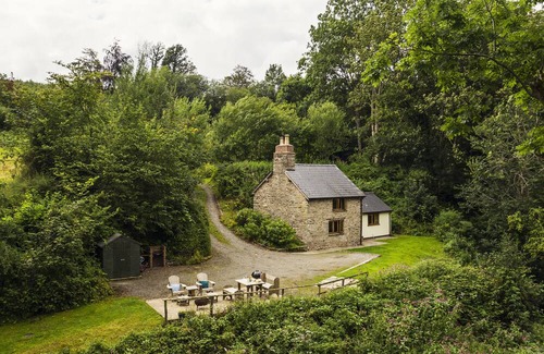 Westbrook Court Cabaña | Cabalva Mill Cottage - total privacy and views over the River Wye