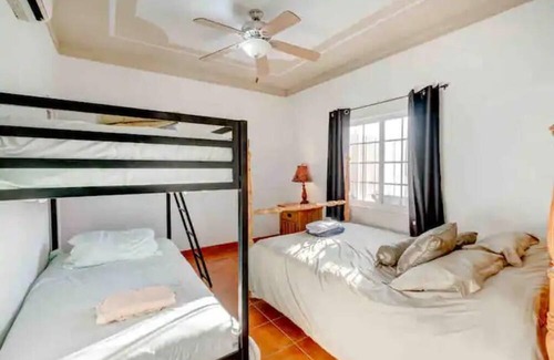 Primera Sección Villa | Casa Del Mar: A/C, Pool, WiFi, 4 Mins to Malecón