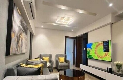 Osu Apartamento | The DoubsGray Suite - A Luxury Haven