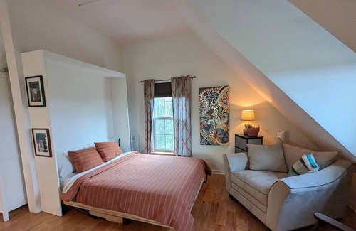 Schuylerville Apartamento | Serene Studio Retreat 20 Minutes to Downtown