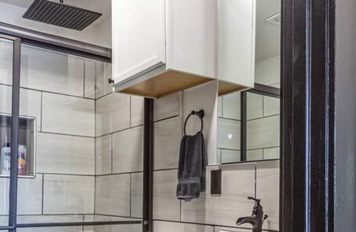 Maple Ridge Apartamento | Bison Flat - Redefined Urban Luxury