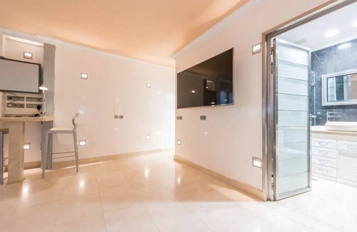 Castellana Apartamento | Descubre la esencia del lujo y la comodidad en este espectacular apartamento.